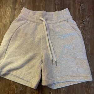 LuluLemon Scuba High Rise Shorts 5”